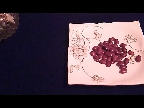 Видео: Деревенское Гадание На Бобах #гадание #святки #предсказание #МиланаТаро #MadameSun