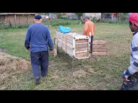 Видео: Тюкуем люцерну самодельным прессом.