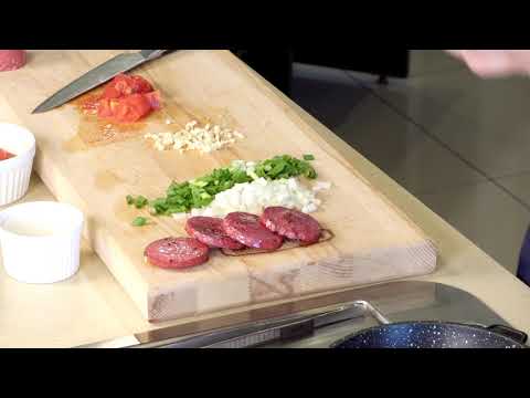 Видео: Шакшука с колбасой - ВЛАДШЕФ