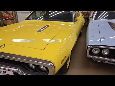 Видео: Классический Road Runner, GTO, Mustang и многое другое