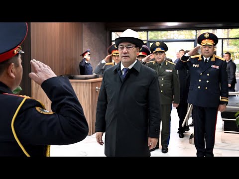 Видео: ГУВД Бишкека переехало в бывшее здание ГКНБ. В гостях побывали Жапаров и Ташиев