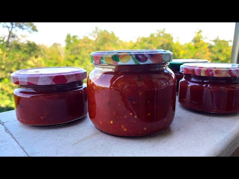 Видео: Апетитка или мързелива лютеница на фурна с леко пикантен вкус