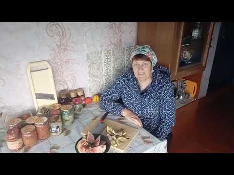 Видео: Солю помидоры с капустой в ведре, на осень// Пробую солёный арбуз //