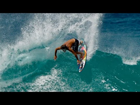 Видео: Джокер занимается серфингом на Хэллоуин