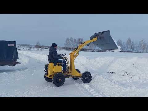 Видео: Минипогрузчик - движение на 4 передаче