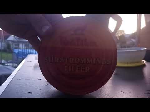 Видео: ЭКСКЛЮЗИВ пробуем Сюрстрёмминг / Surströmming 19.09.2025