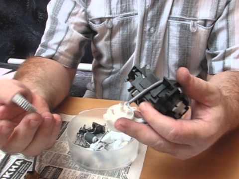 Видео: Сборка струйного принтера Epson stylus photo r295 Часть 1