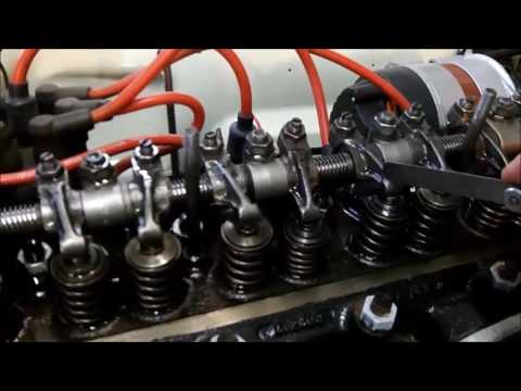 Видео: Регулировка клапанов Triumph TR6