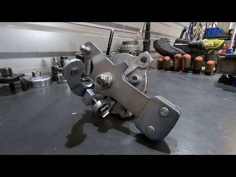 Видео: ЛАДА ВЕСТА. ТУГО ВКЛЮЧАЕТСЯ ПЕРЕДАЧА.