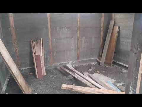 Видео: Баня из опилкобетона, поставил под крышу, отличный результат другого крепления лесенок.