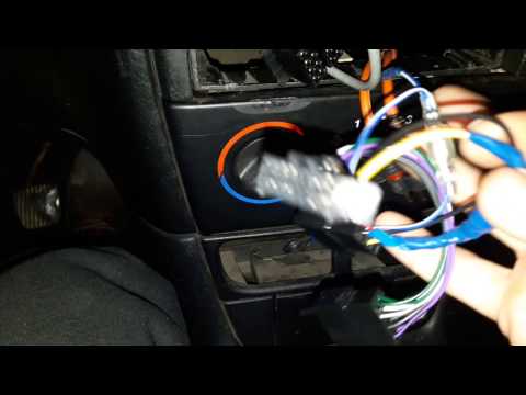 Видео: Установка магнитолы с USB на место штатной