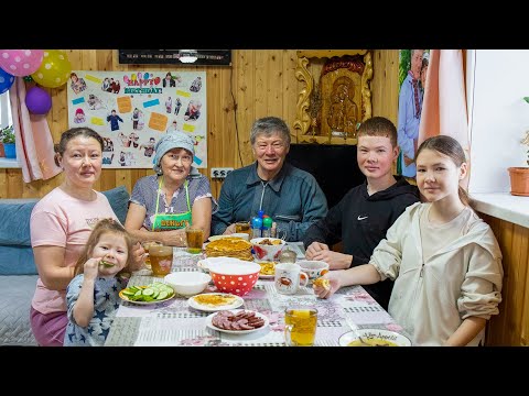 Видео: Счастливая жизнь марийской семьи в глубине леса