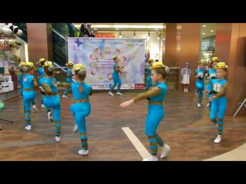 Видео: Эстрадно-хореографический ансамбль "Современница"-Танец "Часики".