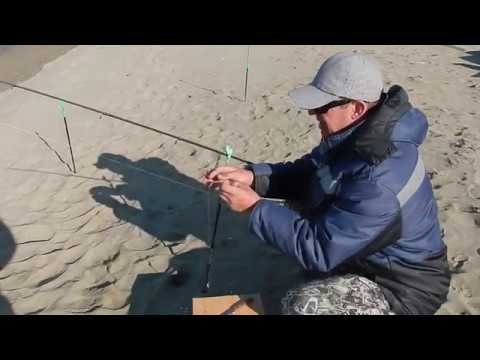 Видео: Рыбалка в Приморье. Ловим камбалу. Май 2018 г.