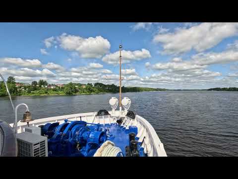Видео: Река Волга - Город Ярославль с борта теплохода: от Юбилейного моста до Толгского монастыря