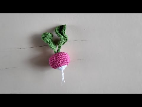 Видео: как связать крючком редиску