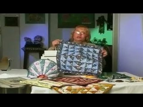 Видео: Лоскутное шитье. Шьем салфетку в технике "лоскутная мозаика". Мастер класс