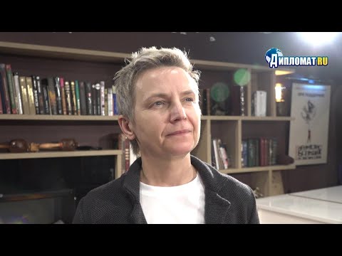 Видео: Светлана Сурганова - о пространстве «ПушкинРядом», проекте «Большие возможности» и жанре а капелла