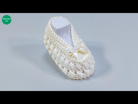 Видео: Детские туфли, связанные крючком