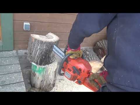 Видео: Как сделать из одного палена ивы 3 вазы  с корой . How to make 3 vases from one willow pallet.