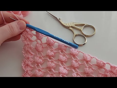 Видео: Как связать треугольную шаль крючком / Простое вязание крючком схемы шали для начинающих