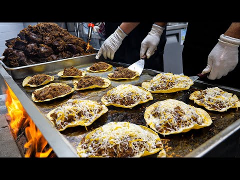 Видео: 1 500 продаётся в день?! Лучшие говяжьи & сырные тако - Корейская уличная еда