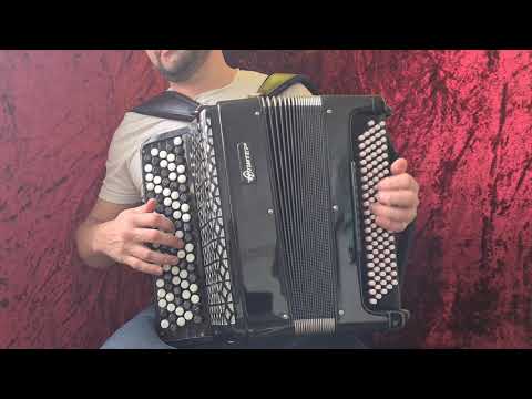 Видео: Простые мелодии. Баян Юпитер-2.