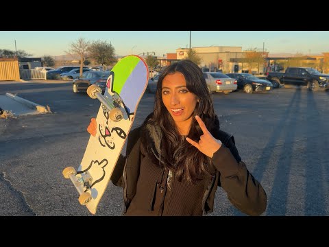 Видео: Она делает это впервые…