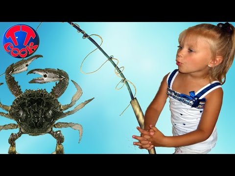 Видео: Кукла Беби Бон и Ярослава на рыбалке. Ловим Крабов. Видео для детей Baby Born Doll