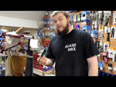 Видео: Alans BMX: Как установить каретку BMX