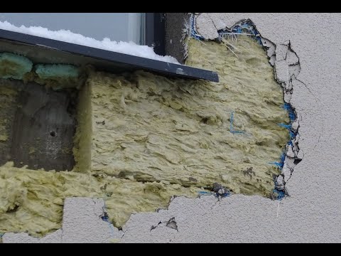 Видео: Вскрытие треснувшего фасада дома, утеплённого минватой СФТК. Некачественные материалы, кривые руки