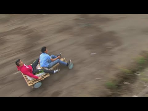 Видео: ДЕРЕВЯННЫЕ АВТОМОБИЛИ В ЭКВАДОРЕ