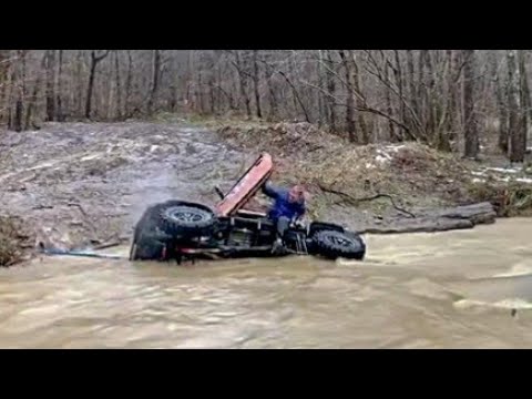 Видео: Suzuki jimny на 35 колёсах унесла река. Жесть, русское бездорожье, потоп, грязь, горы, лес.