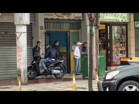 Видео: Мафия и схемы: демоны Неаполя