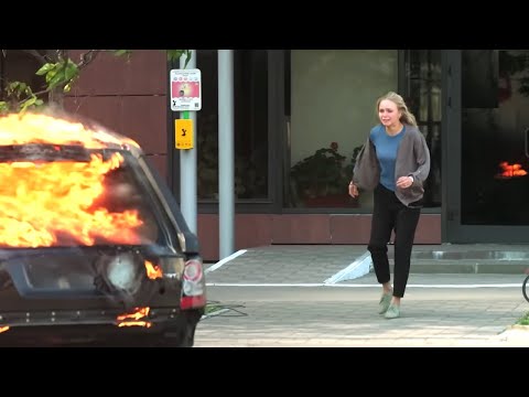 Видео: ФИЛЬМ! ЕЁ ИЗ ПОЖАРА СПАСЛА СОСЕДКА И ВОСПИТЫВАЛА КАК РОДНУЮ ДОЧЬ! У прошлого в долгу! Новый фильм