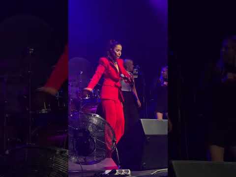 Видео: Мария Зайцева - Мимо (Санкт-Петербург, Клуб Космонавт 10.05.25)
