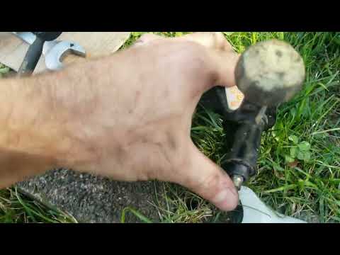 Видео: Ремонт кулисы МКПП Peugeot 206: Установка ремонтного комплекта"