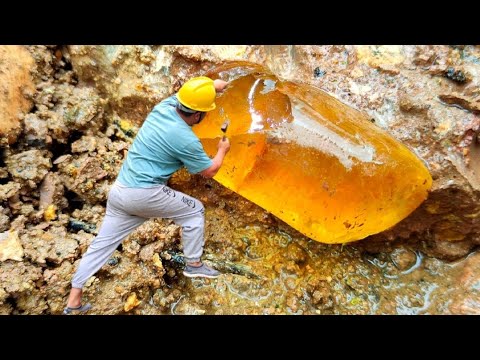 Видео: Страшная пещера сокровищ! Мы нашли желтые алмазы и гигантские кристаллы