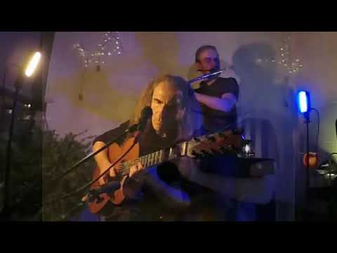 Видео: Онлайн-концерт Юрия Наумова на израильском балконе