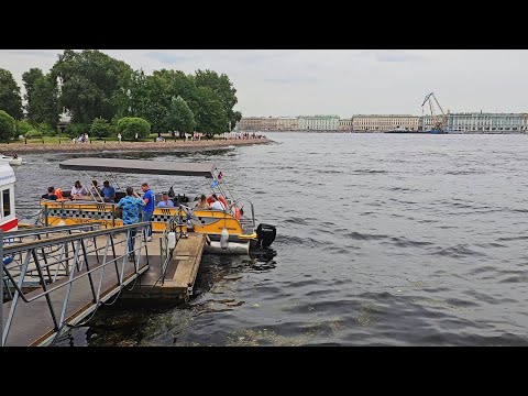 Видео: Санкт-Петербург. Паромная переправа от Адмиралтейской наб. до Мытнинской наб. 02.07.2024г.