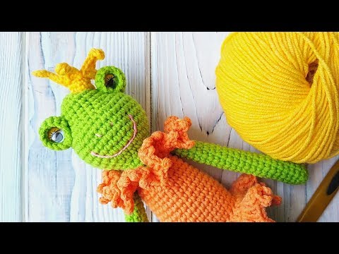 Видео: Как связать маленькую корону крючком // мастер-класс toyfabric