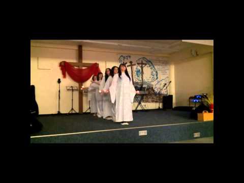 Видео: танец молодежи на пасху / Tanz der Jugentlichen zu Ostern (31.3.2013)