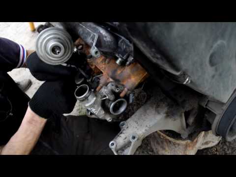 Видео: Гольф 2 (Golf 2)Турбо 1,9D установка турбины. БОЛЬШЕ ЖОГОВА!! SWAP TURBO.