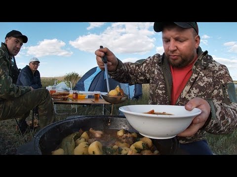 Видео: ЛЕТО. ПОХОД.ДОМБРА. КАЗАН.КАРАСЬ.СУПЕР РЫБАЛКА.