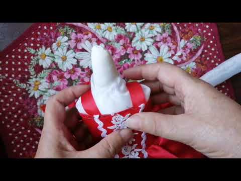 Видео: Куклы грелки дошиты и одеты. Любуемся.