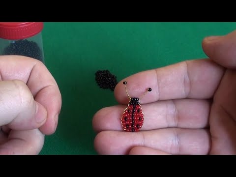 Видео: Божья коровка из бисера