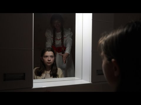 Видео: Непета против Аннабель в реальной жизни!