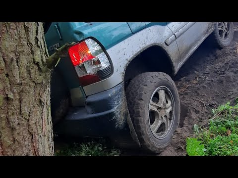 Видео: Mitsubishi Pajero Pinin Въехал в Дерево 🌳 Gegen Baum gefahren #offroad #4x4 #mitsubishi #shorts