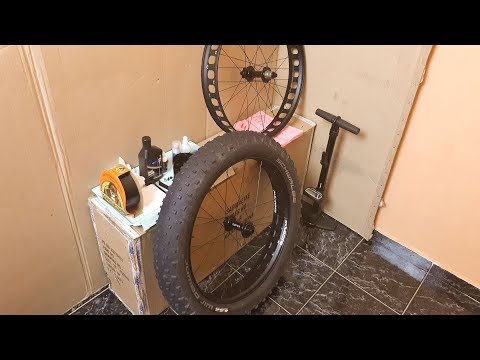 Видео: Строим фэтбайк: собираем бескамерку или фэт-шиномонтаж