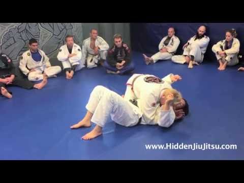 Видео: Как никогда не оказаться сплющенным или застрять в боковом контроле, когда противник проходит мим...